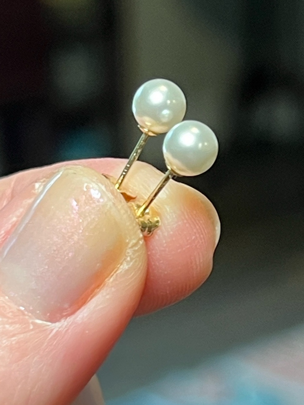 Vintage 14k Solid Yellow Gold White Pearl Stud Earrings